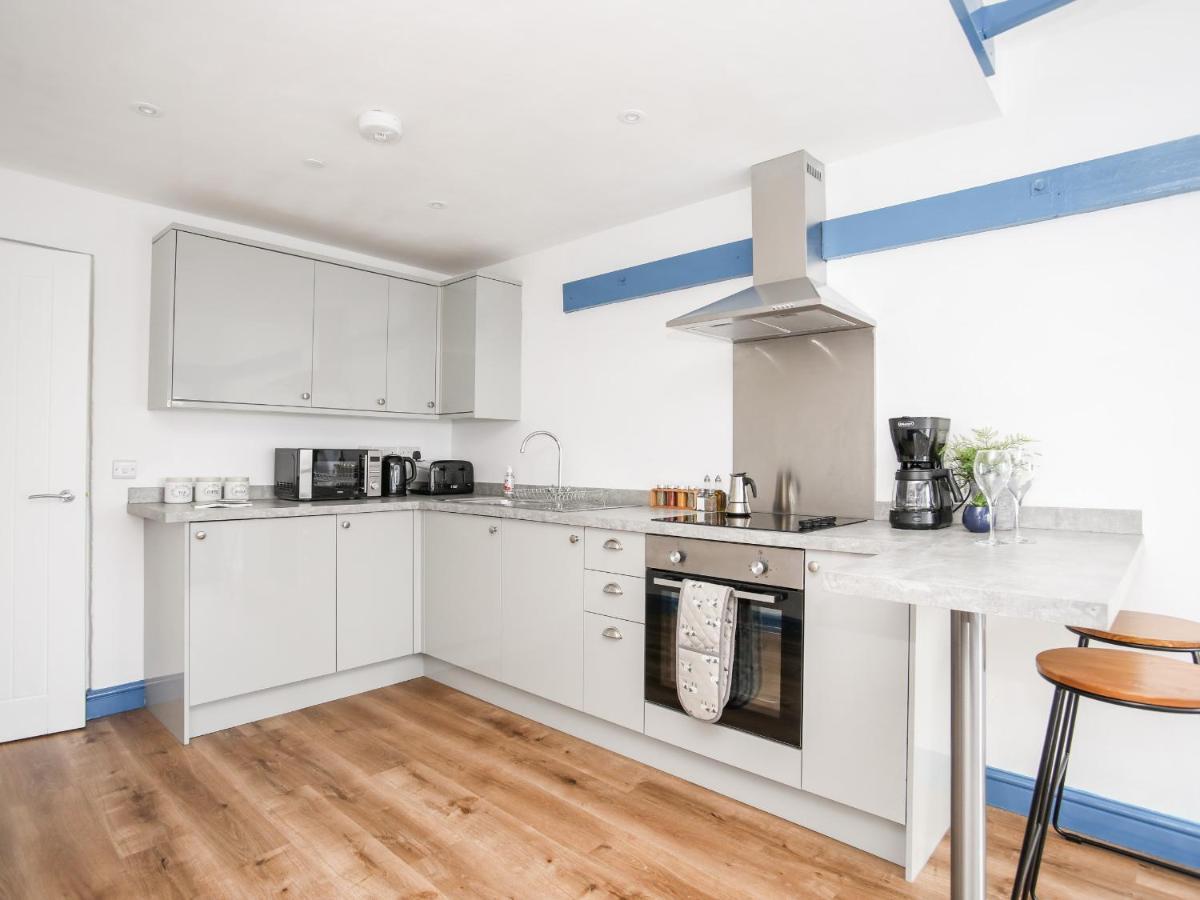 Ty Coets Coach House Apartment Карнарфон Екстериор снимка